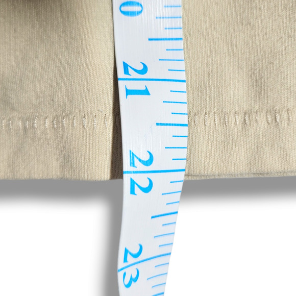 EUC Levi's Classic Brand Logo Patch Graphic Cotton T-Shirt Sz. M Light Tan - Picture 10 of 11